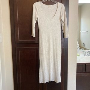 Billabong soft gray long sleeved dress. Size Medium